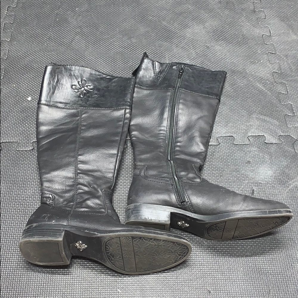 Vera Wang Black Leather 17” High Zip Up Boots